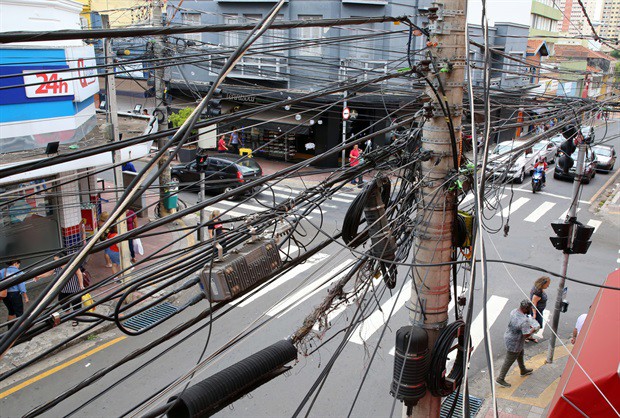 Objetivo é melhorar o aspecto visual da cidade e contribuir com a segurança, diz Abdala