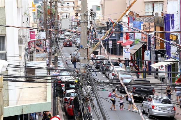 Objetivo é melhorar o aspecto visual da cidade e contribuir com a segurança, diz Abdala