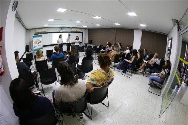 A aula acontece na sala da Escola do Legislativo (Rua do Rosário, 833)