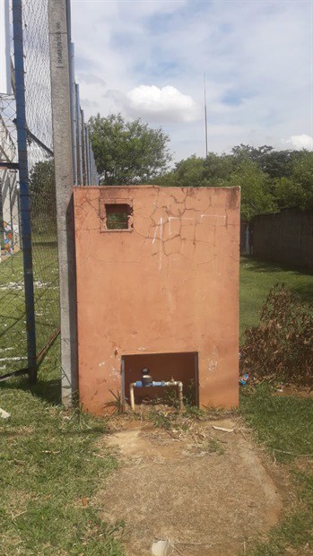 Quadra poliesportiva antes da reforma