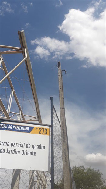 Quadra poliesportiva antes da reforma