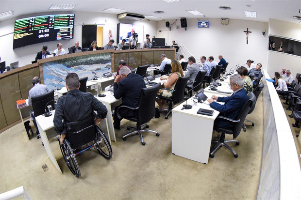 Projeto de lei foi aprovado em primeira discussão nesta segunda-feira