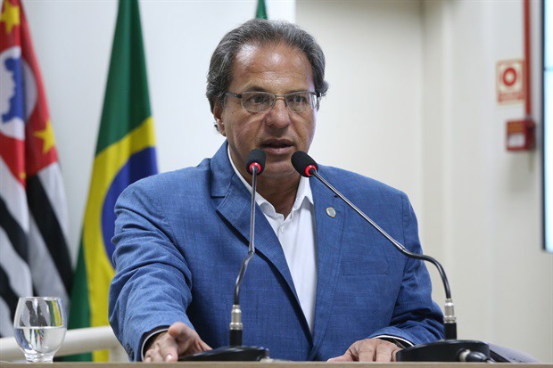 Moschini ocupou a tribuna durante a reunião ordinária desta quinta-feira