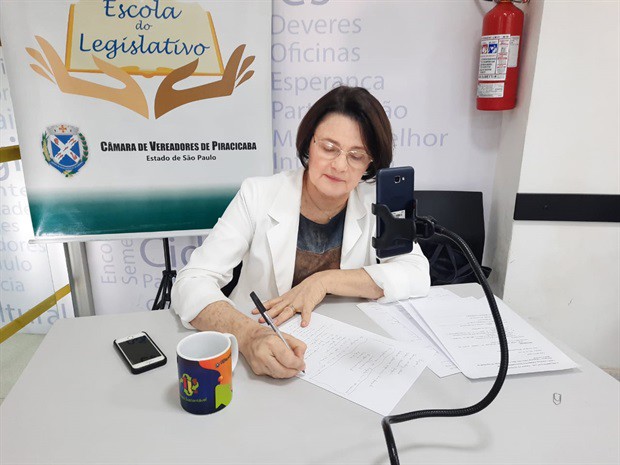 Vereadora destacou que Escola do Legislativo de Piracicaba já adota grande parte das boas práticas listadas em relatório
