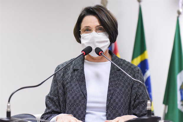 Vereadora é autora do requerimento 258/2020