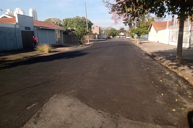 Trecho da rua Clemente Ferreira, no Vila Rezende foi asfaltado