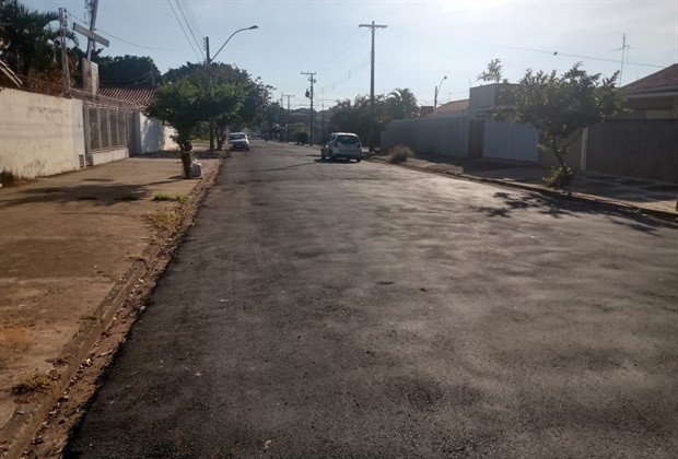 Trecho da rua Clemente Ferreira, no Vila Rezende foi asfaltado
