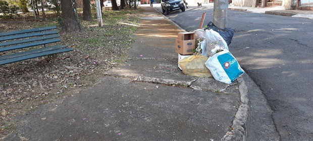 Vereador pede manutenção em praças no Jardim Primavera