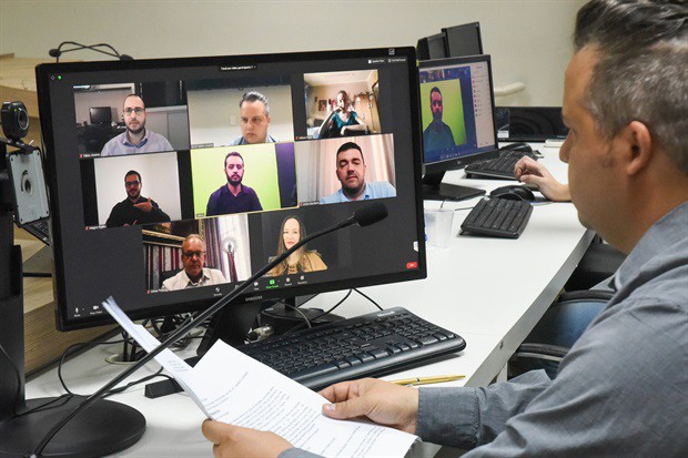 Erich Vallim Vicente comandou a atração direto do plenário