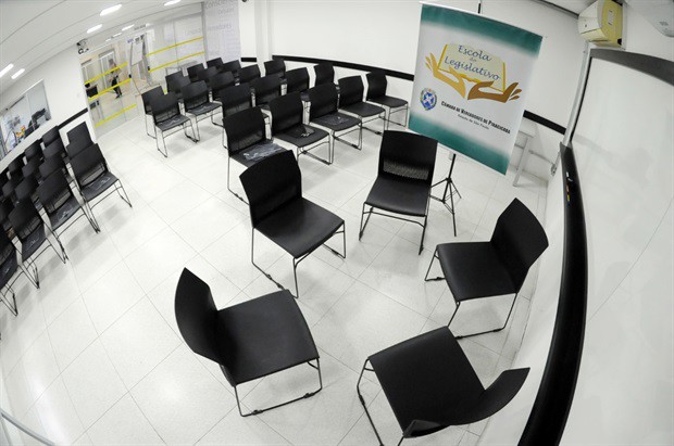 Conteúdo poderá ser assistido pela plataforma Zoom ou canal do YouTube