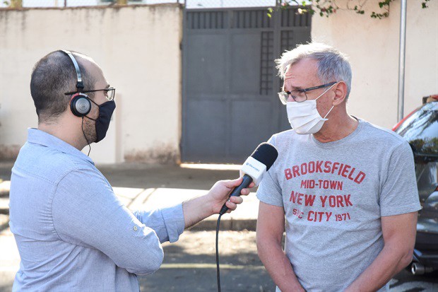 O engenheiro, Airton Branco, foi acompanhar a esposa no local de votação e relatou a movimentação interna na escola Mello Moraes