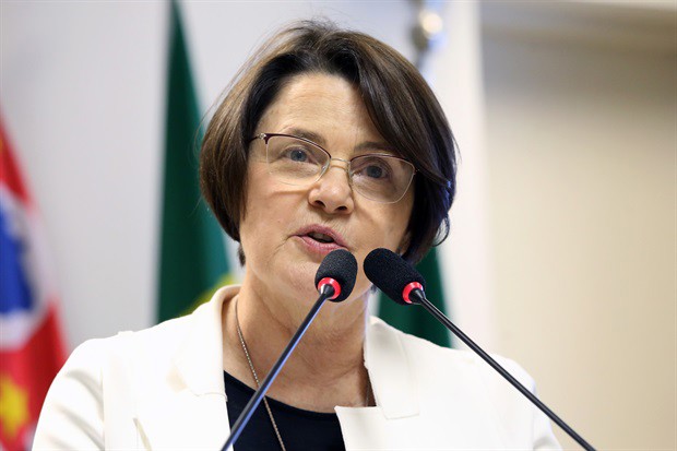 Nancy Thame é autora do PDL 42/2020