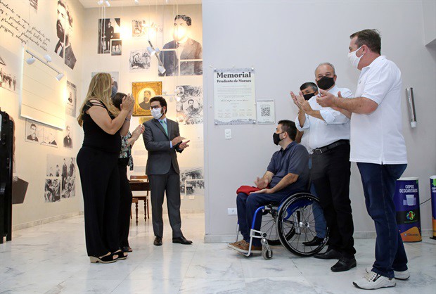 Vereadores descerram placa do Memorial, em solenidade nesta sexta