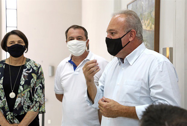 Salão nobre: descerramento de placa marca projeto de Câmara Inclusiva