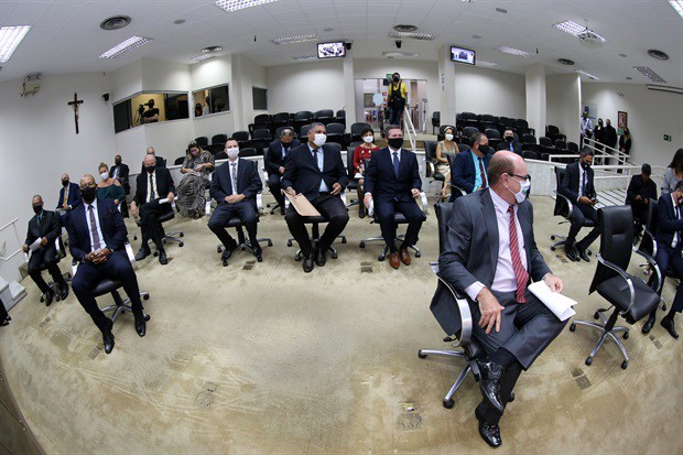 Nova Mesa Diretora se destaca pela diversidade