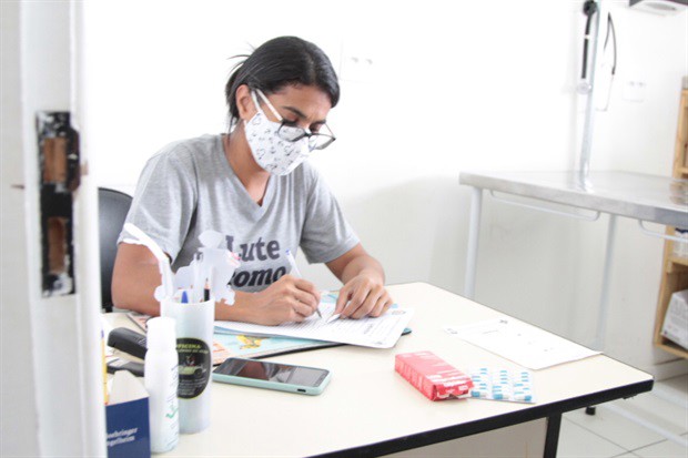  Aruska Caroline de Almeida Ferreira, veterinária da UBASA