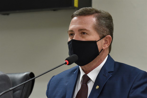 Parlamentares da atual legislatura e da anterior estiveram no Plenário Francisco Antonio Coelho