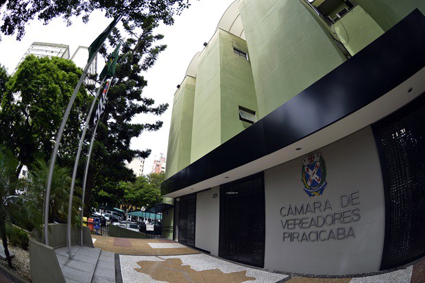 Informações sobre pregão presencial podem ser acessadas no Portal da Transparência