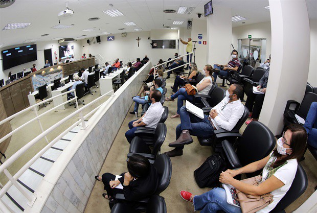Discussão ocorreu por força de requerimento da vereadora Rai de Almeida