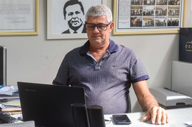 Sérgio da Van participou, de seu gabinete, da audiência pública