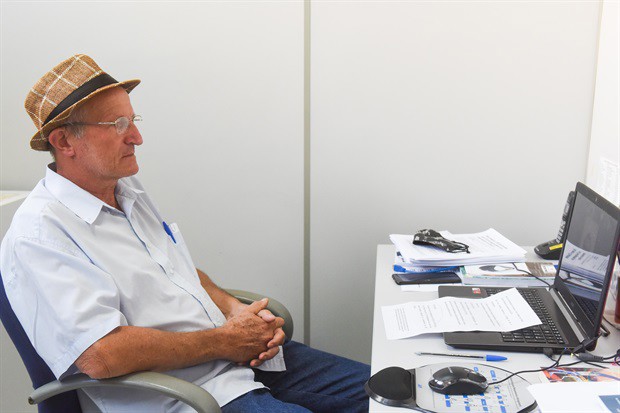 Paulo Camolesi, em seu gabinete, durante a audiência pública
