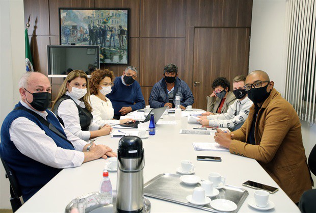 Reunião aconteceu nesta terça-feira (25), na sala da presidência da Câmara