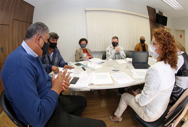 Reunião aconteceu nesta terça-feira (25), na sala da presidência da Câmara