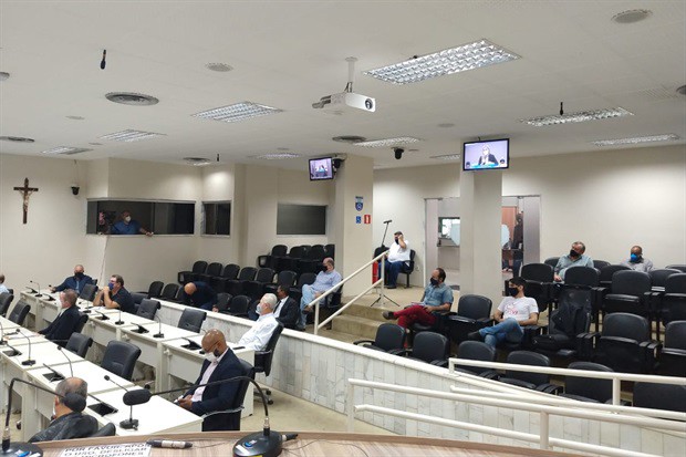 Audiência pública aconteceu na manhã desta terça-feira (8)