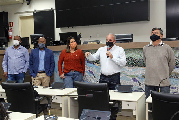 Servidores de carreira que assumiram cargos de chefia foram apresentados à Mesa Diretora da Casa 
