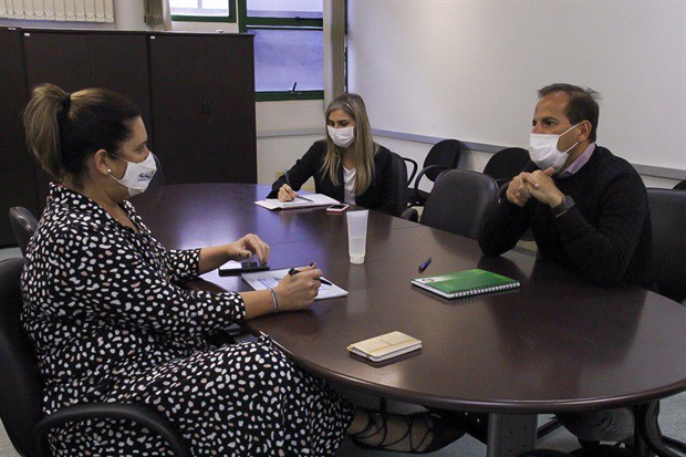 Reunião aconteceu nesta terça-feira