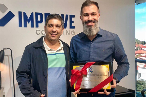 Alexandre Rotta desenvolve trabalhos corporativos em 11 estados da federação.