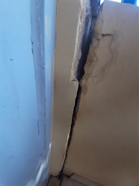 Escola apresenta problemas estruturais