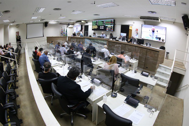 Reunião ordinária da Câmara acontece no Plenário "Francisco Antonio Coelho"