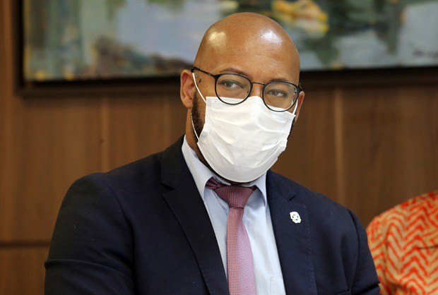 Proposta é que a universidade esteja presente na Câmara de todas as formas possíveis