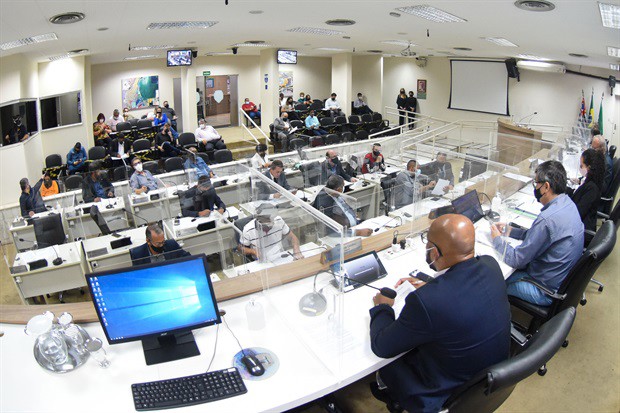 Vereadores indicam que Prefeitura apresente projeto para regularizar desdobro de lotes