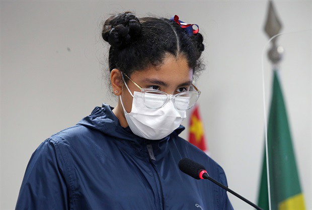 Estudantes simularam a realização de uma reunião ordinária e votaram um projeto de lei