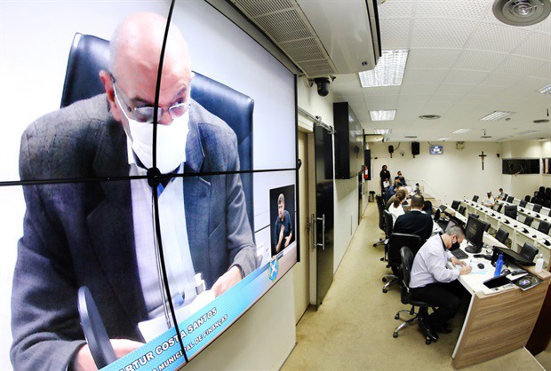 Artur Costa, secretário municipal de Finanças, em audiência sobre a LDO 2022