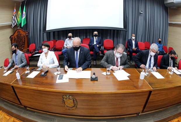 120 anos da Esalq/USP: mesa diretiva da solenidade