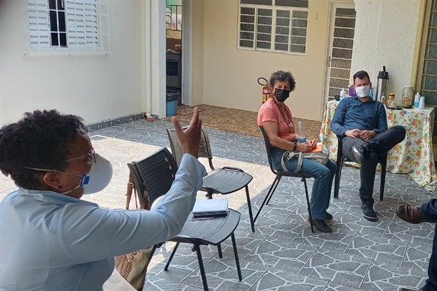 Vereadora Rai de Almeida se reúne com conselheiros no Conselho Tutelar 2 de Piracicaba