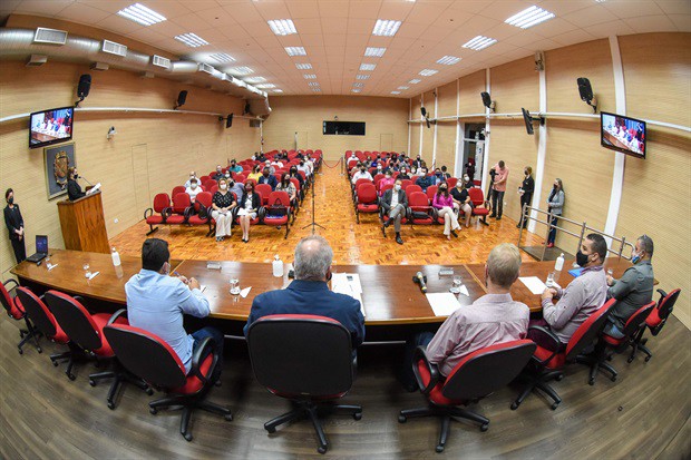Reunião do Parlamento Metropolitano foi no Salão Nobre "Helly de Campos Melges"