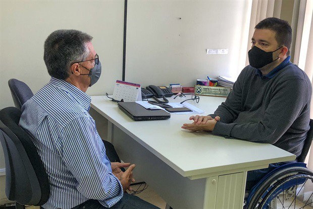 Entre as reclamações, morador questionou o corte de árvores na região. 