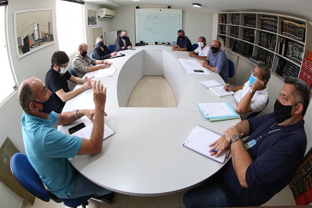 Comissão de Obras se reuniu, na terça-feira (26), com representantes da Prefeitura