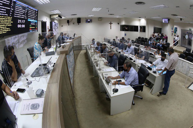 Vereadores reuniram-se nesta quinta-feira (4) para a apreciação das matérias da 42ª reunião ordinária de 2021