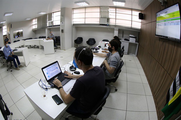 As licitações da Câmara ocorrem na sala de reuniões do segundo andar do prédio anexo