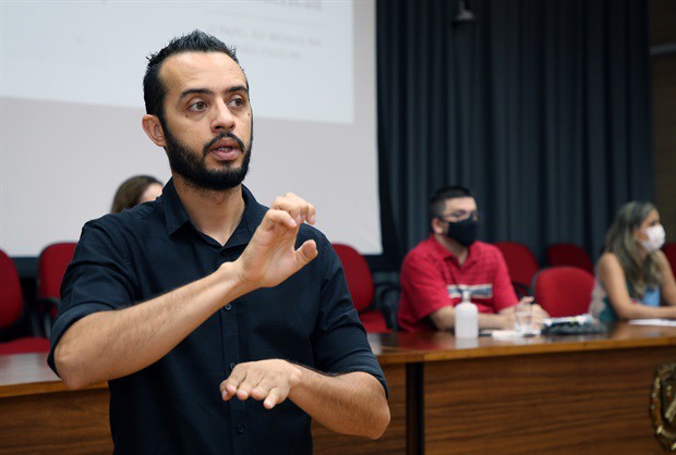 Palestras tiveram transmissão ao vivo com tradutor de libras