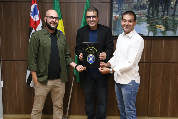 Solucione foi homenageada pela Câmara, a partir da iniciativa de Ary Pedroso Jr.