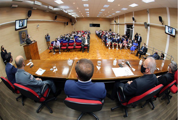 Reunião solene aconteceu no Salão Nobre "Helly de Campos Melges"