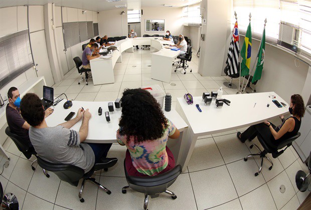 As licitações da Casa acontecem na sala de reuniões do segundo andar do prédio anexo