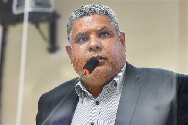 Vereador Paulo Campos, em discurso na tribuna, defendeu o não aumento do valor das passagens de ônibus na cidade