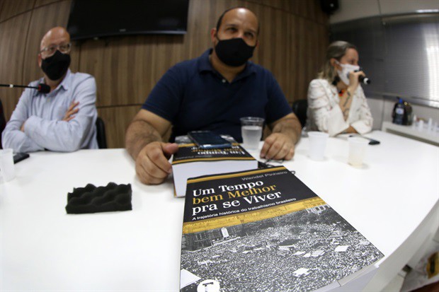 Evento contou com a participação do autor, o historiador Wendel Pinheiro